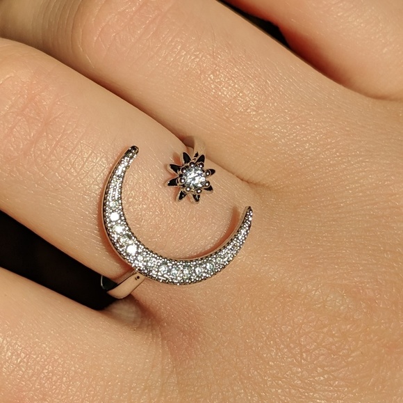 Jewelry - NWT Moon and Star Ring